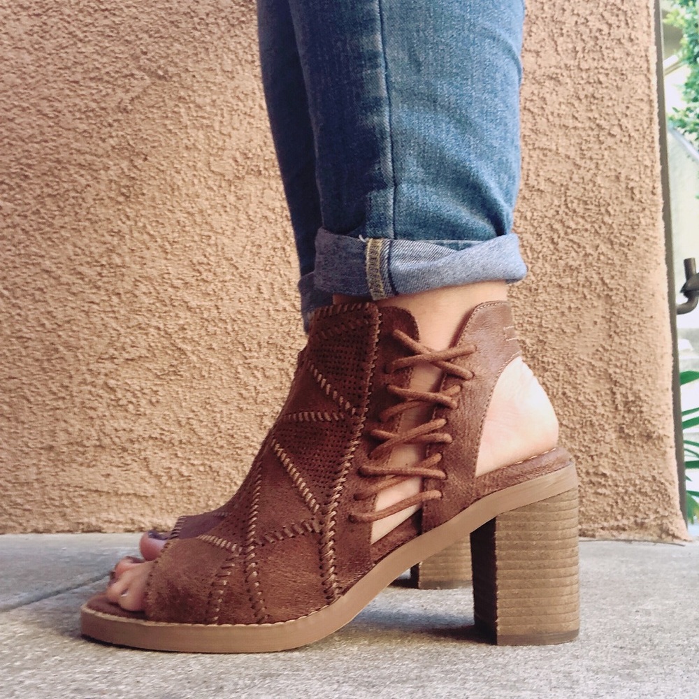 Open toed Booties